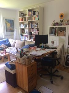 Vorher Foto vom Homeoffice im Wohnzimmer